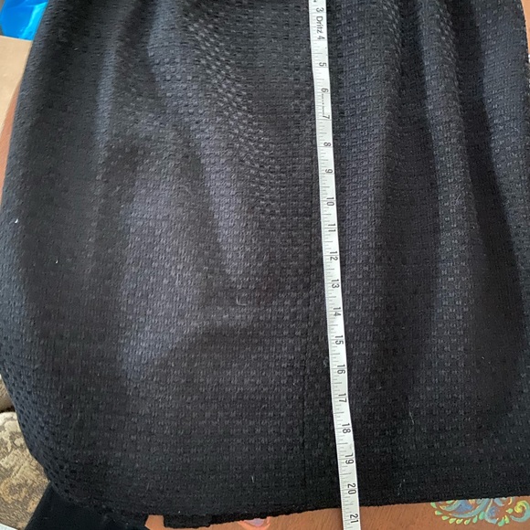 Jones New York suit size 10. Pristine. With velvet trim and delicate ruffle. - Picture 8 of 16